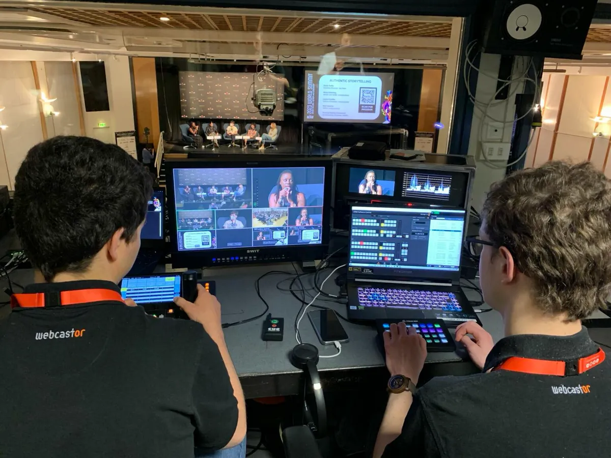 Régie multicaméra Webcastor lors de la captation en direct d'une conférence et table ronde